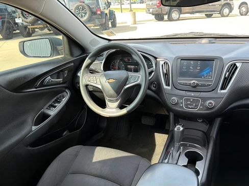 Used 2018 Chevrolet Malibu LS FWD image 56