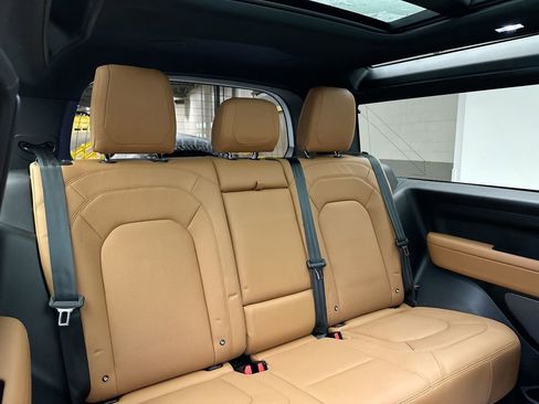Used 2023 Land Rover Defender 90 V8 image 4