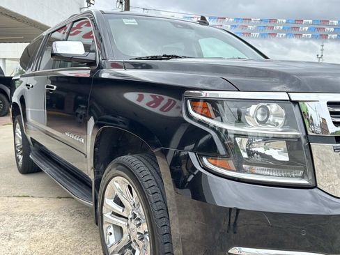 Used 2019 Chevrolet Suburban Premier RWD image 18