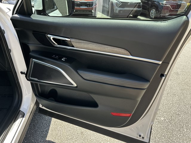 Certified 2021 Kia Telluride SX w/ SX Prestige Package AWD/4WD image 17