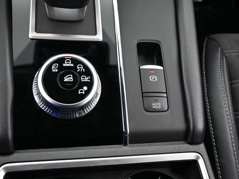 Used 2023 Mitsubishi Outlander SE image 31