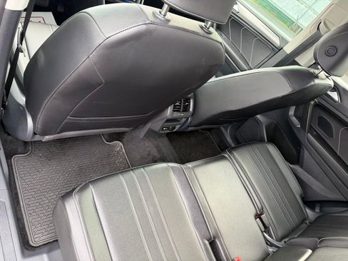 Used 2024 Volkswagen Tiguan SE image 15