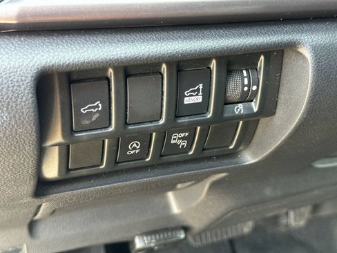 Used 2020 Subaru Forester Premium AWD/4WD image 16