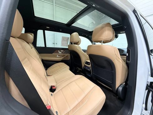 Used 2025 Mercedes-Benz GLS 580 4MATIC image 49