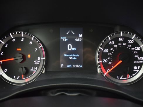 Used 2021 Toyota Highlander LE image 19