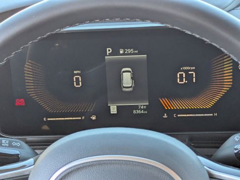 Used 2026 Kia Carnival EX image 27