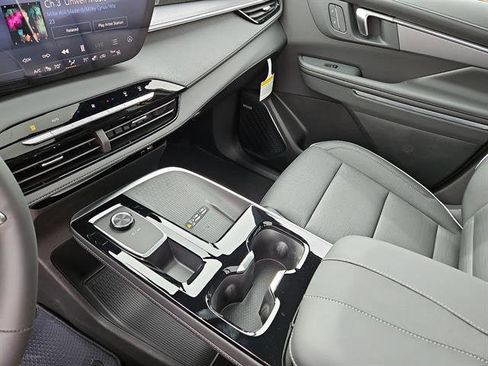 New 2025 Buick Enclave Sport Touring w/ Super Cruise Package image 40