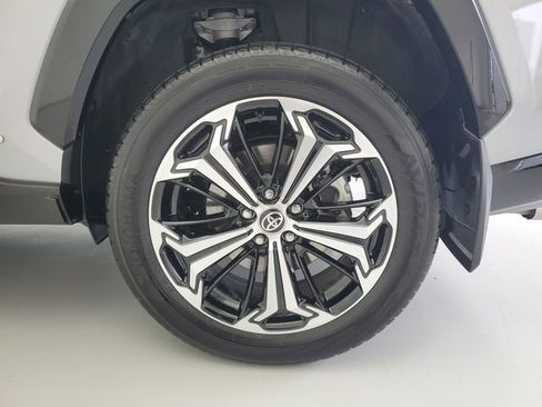Used 2025 Toyota RAV4 XSE AWD/4WD image 13