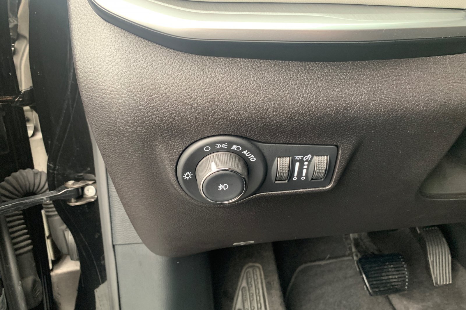 Used 2025 Jeep Compass Limited AWD/4WD image 33