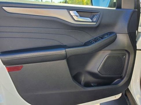 Used 2023 Ford Escape SE image 15