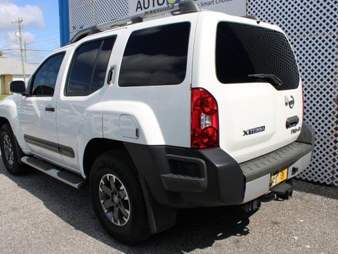 Used 2015 Nissan Xterra PRO-4X AWD/4WD image 2