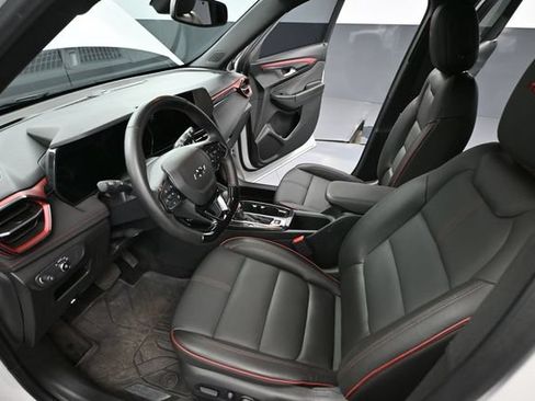 Used 2025 Chevrolet TrailBlazer RS w/ Convenience Package FWD image 22