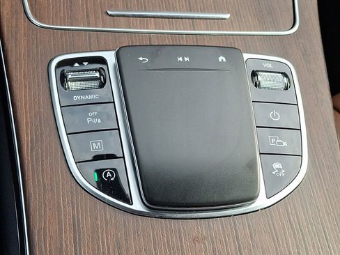 Used 2021 Mercedes-Benz GLC 300 4MATIC SUV image 24