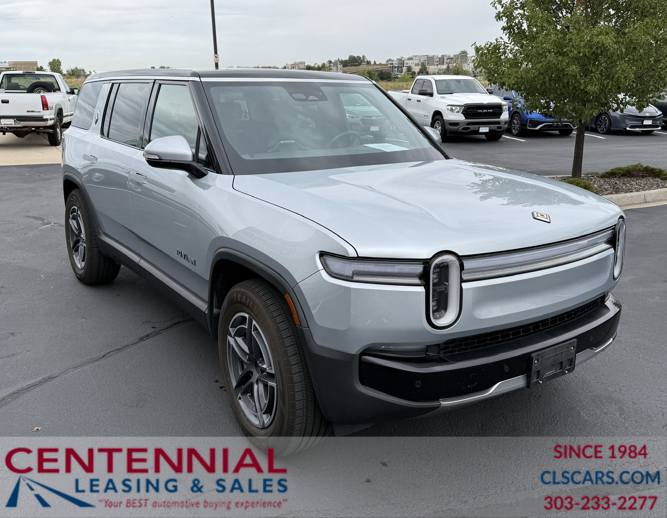 Used 2025 Rivian R1S Adventure Dual AWD/4WD image 1