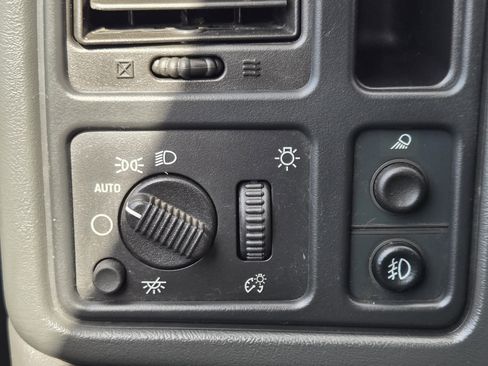 Used 2007 Chevrolet Silverado 1500 LT w/ Crew Cab Value Package image 20