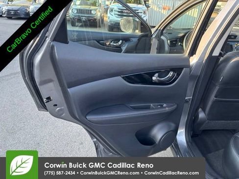 Used 2022 Nissan Rogue Sport SL AWD/4WD image 16