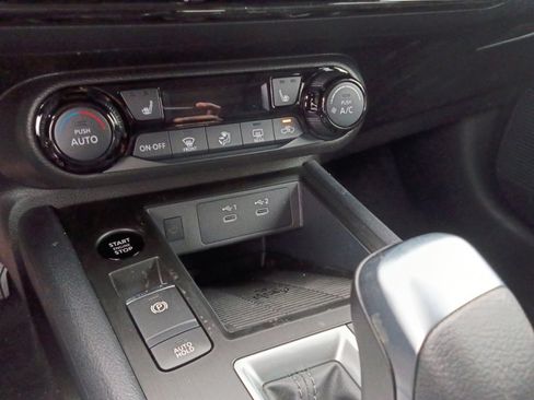 New 2026 Nissan Kicks SV w/ SV Premium Package FWD image 19
