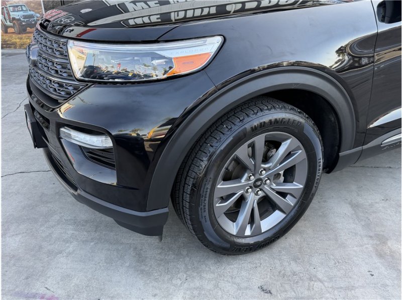 Used 2023 Ford Explorer XLT w/ Equipment Group 202A RWD image 11
