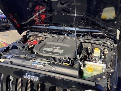 Used 2012 Jeep Wrangler Unlimited Sport image 37