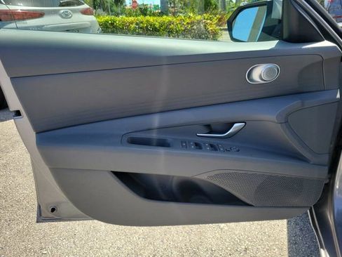 Used 2026 Hyundai Elantra SE image 14