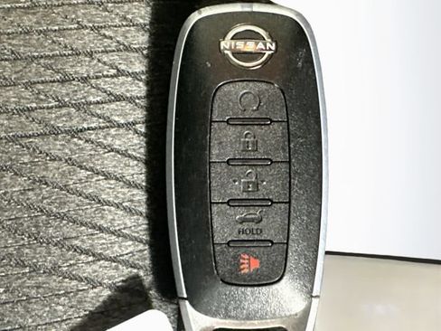 Used 2025 Nissan Rogue SV AWD/4WD image 16