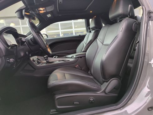 Used 2023 Dodge Challenger SXT w/ Plus Package image 18