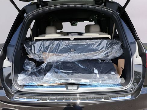 New 2026 Mercedes-Benz GLS 450 4MATIC image 16
