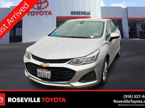 Used 2019 Chevrolet Cruze LS w/ LS Convenience Package image 1