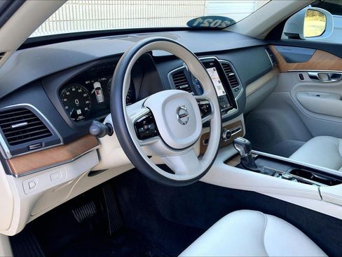 Used 2021 Volvo XC90 T6 Momentum w/ Climate Package image 14
