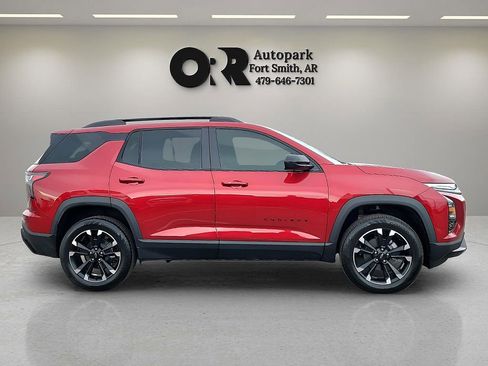 Used 2025 Chevrolet Equinox RS AWD/4WD image 6