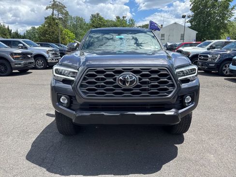 Used 2021 Toyota Tacoma TRD Off-Road w/ Technology Package AWD/4WD image 2