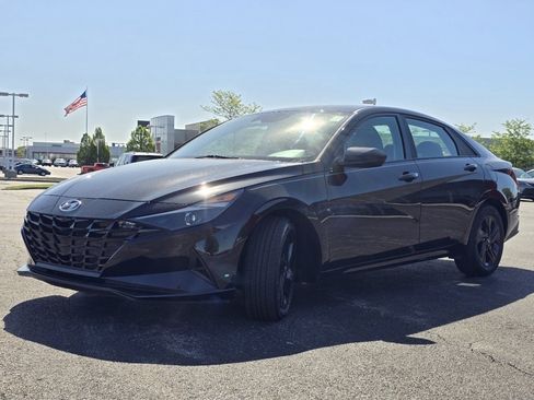 Used 2022 Hyundai Elantra SEL FWD image 11