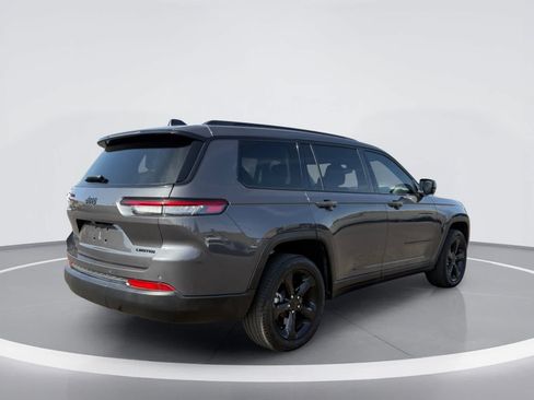 Used 2023 Jeep Grand Cherokee L Limited w/ Black Appearance Package AWD/4WD image 4