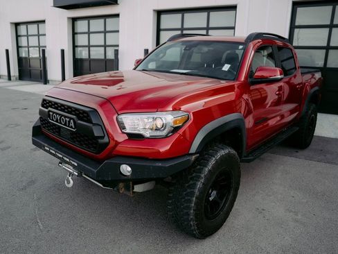 Used 2019 Toyota Tacoma TRD Pro image 3