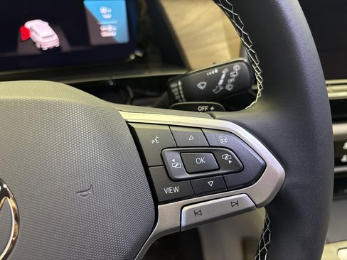 New 2026 Volkswagen Atlas SE image 16