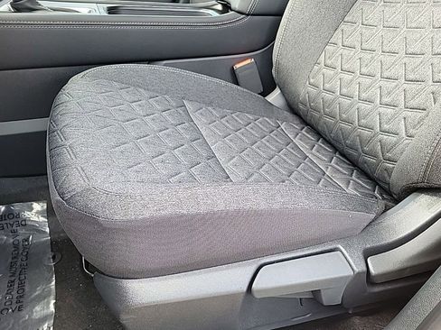 New 2025 Nissan Kicks SV w/ SV Premium Package image 18