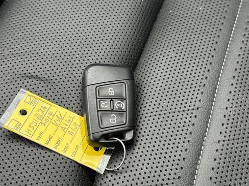 Used 2018 Volkswagen Atlas SEL Premium image 31