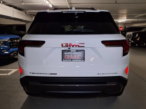 New 2027 GMC Terrain Elevation w/ Elevation Premium Package AWD/4WD image 9