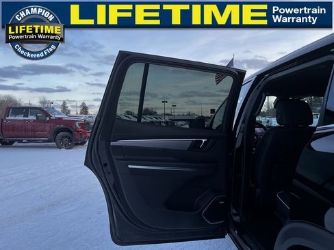 Used 2025 Buick Enclave Preferred image 31