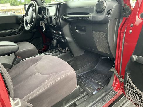 Used 2013 Jeep Wrangler Sport AWD/4WD image 32