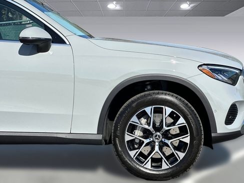 Used 2026 Mercedes-Benz GLC 350e 4MATIC image 36
