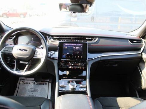 Used 2022 Jeep Grand Cherokee Trailhawk w/ Luxury Tech Group III image 17