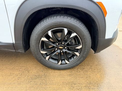 Used 2021 Chevrolet TrailBlazer LT w/ Convenience Package FWD image 26