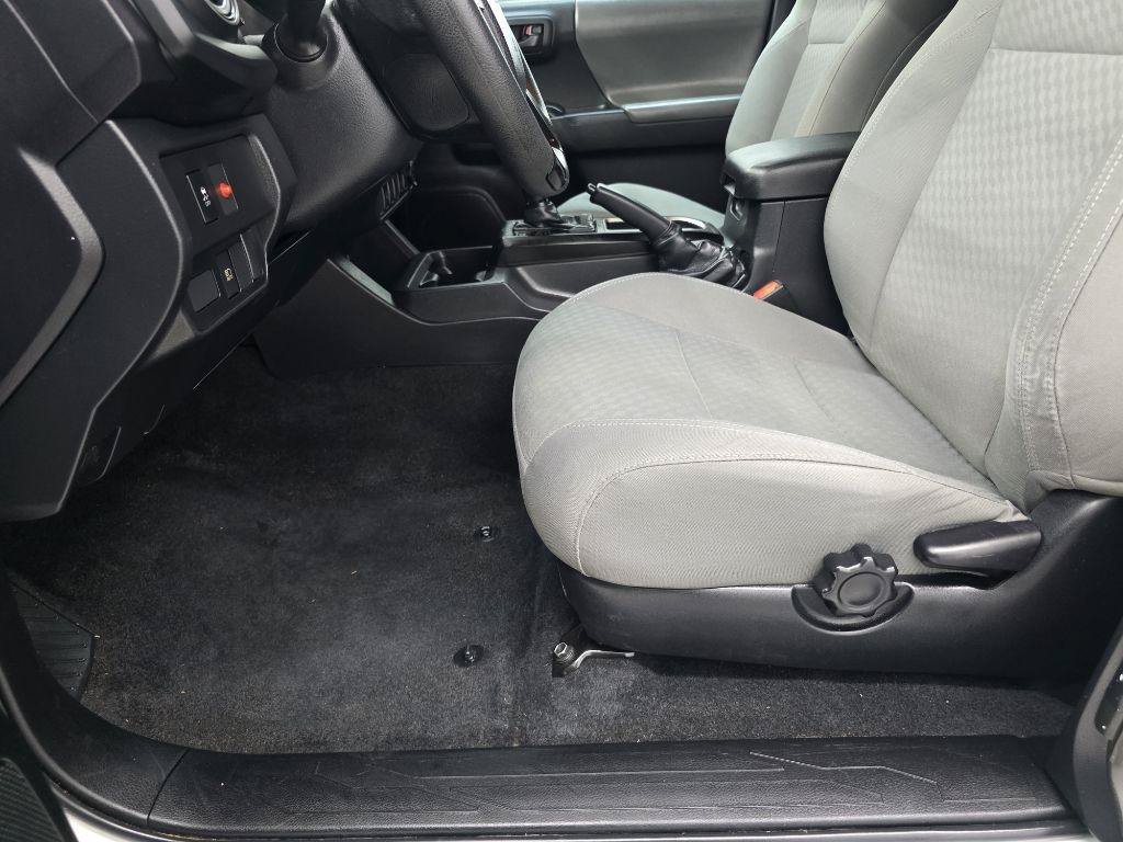 Used 2022 Toyota Tacoma SR RWD image 11