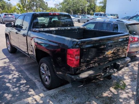 Used 2018 Chevrolet Silverado 1500 Custom w/ Custom Value Package RWD image 4