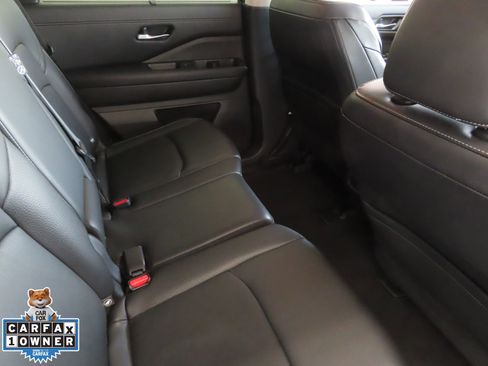 Used 2025 Nissan Pathfinder SL FWD image 27