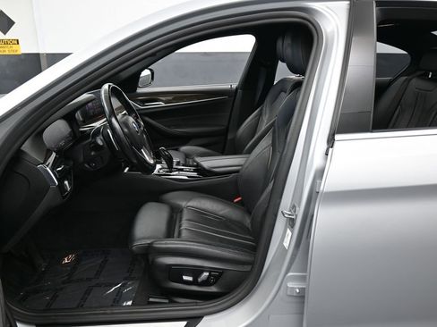Used 2020 BMW 530i w/ Convenience Package image 11
