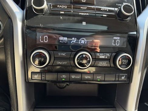 Used 2021 Subaru Ascent Limited w/ Technology Package AWD/4WD image 19