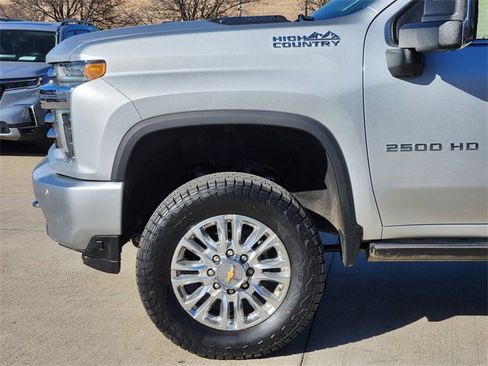 Used 2022 Chevrolet Silverado 2500 High Country w/ Z71 Off-Road Package image 5