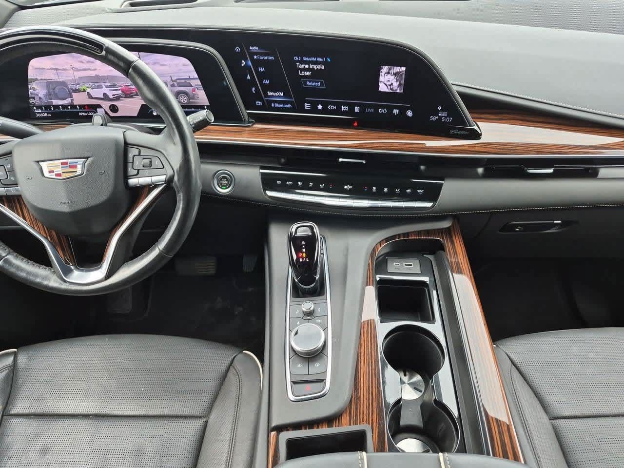 Used 2023 Cadillac Escalade Premium Luxury AWD/4WD image 31
